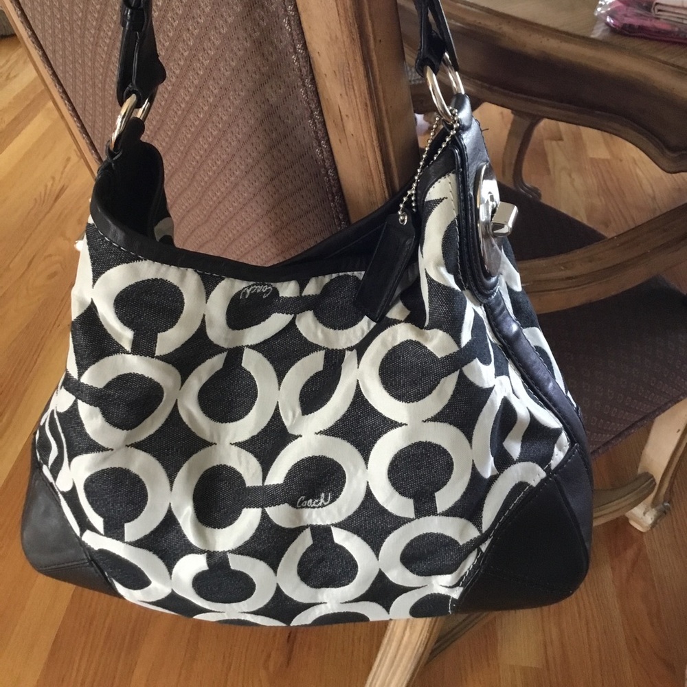 Pre-owed Classic Coach Bag